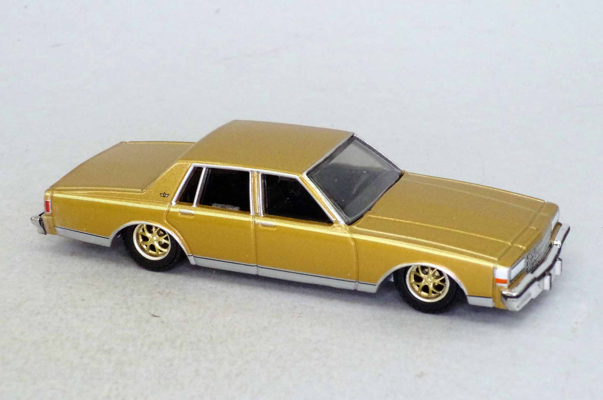 Chevy Caprice Lowrider Gold LR1_6.jpg
